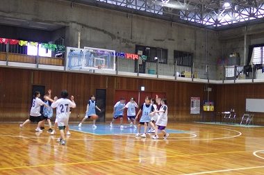 女子バスケット同好会　初勝利