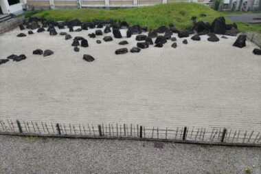 ３年生の実習（砂紋引き）